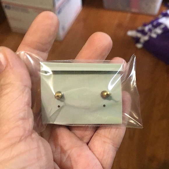 Cluster Earrings - Picture 2 of 2